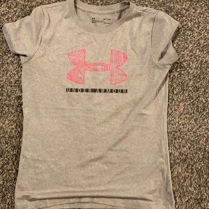Women’s Under Armour short sleeve grey pink
